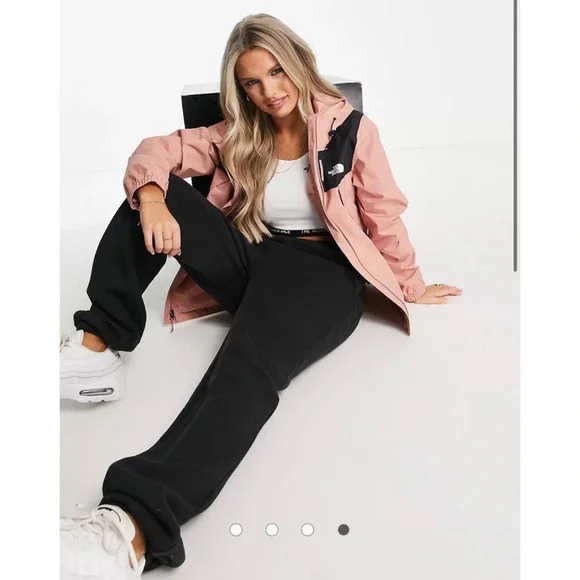 The north face Antora jacket in pink - Picture 4 of 4